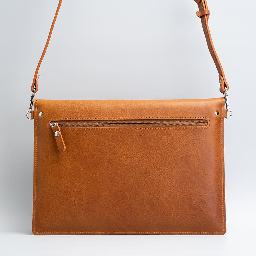 Leather Bag for iPad with adjustable strap - CAMARABUSSINES