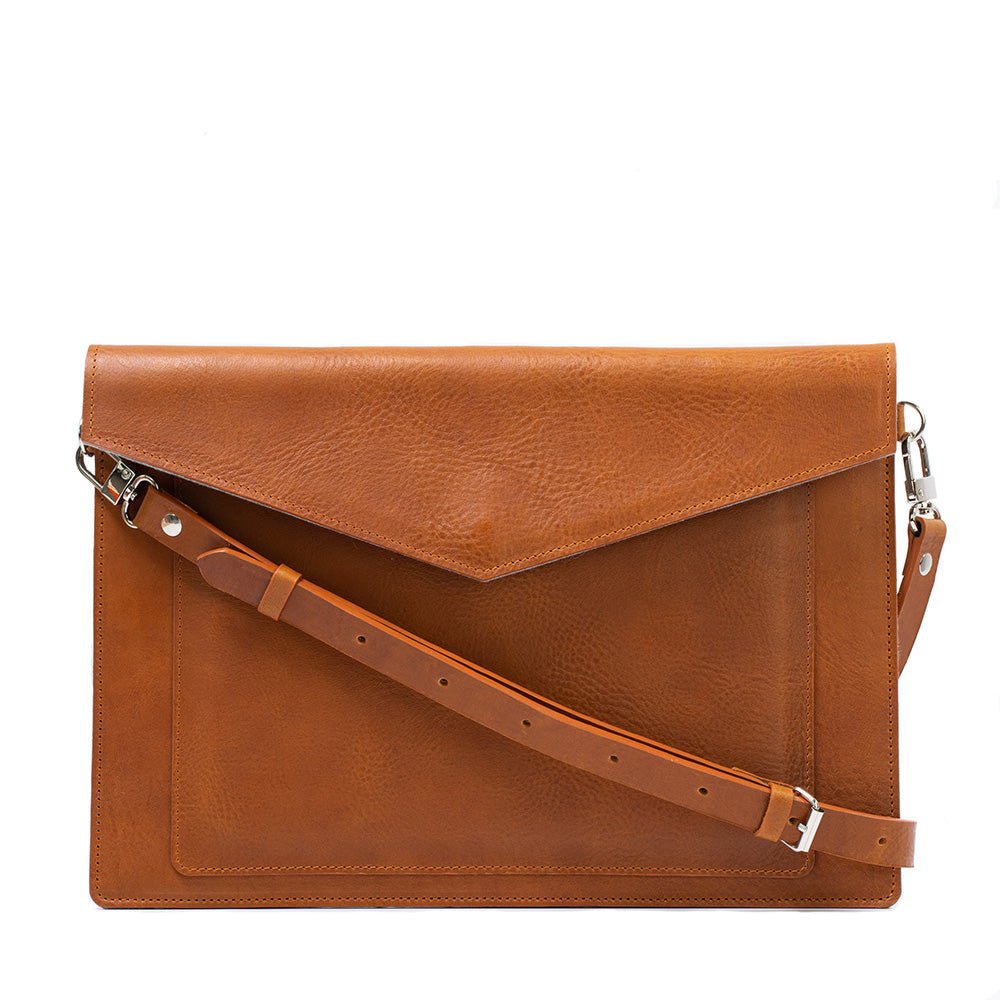 Leather Bag for MacBook with a pocket for iPad - CAMARABUSSINES