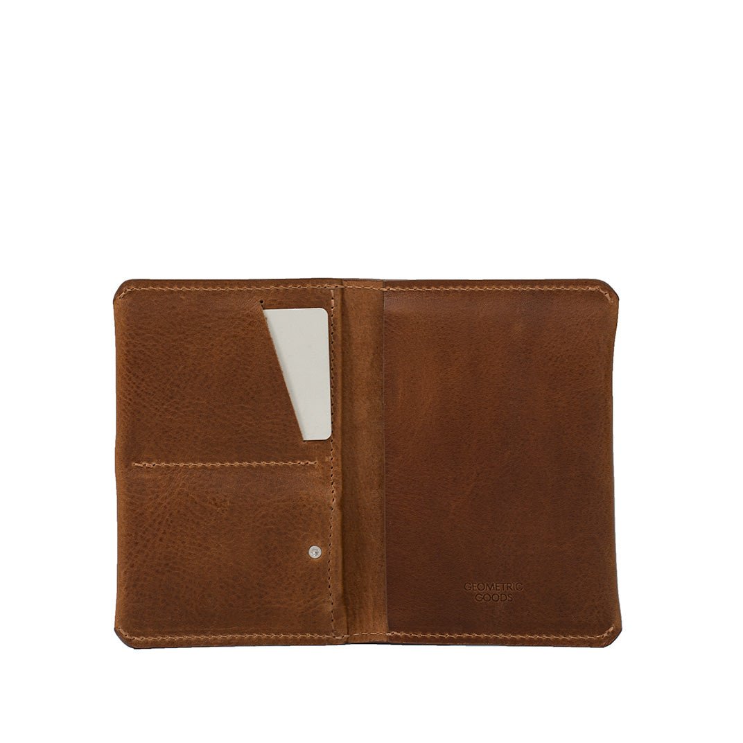 Leather Passport Holder 2.1 compatible with AirTag | RFID Blocking - CAMARABUSSINES