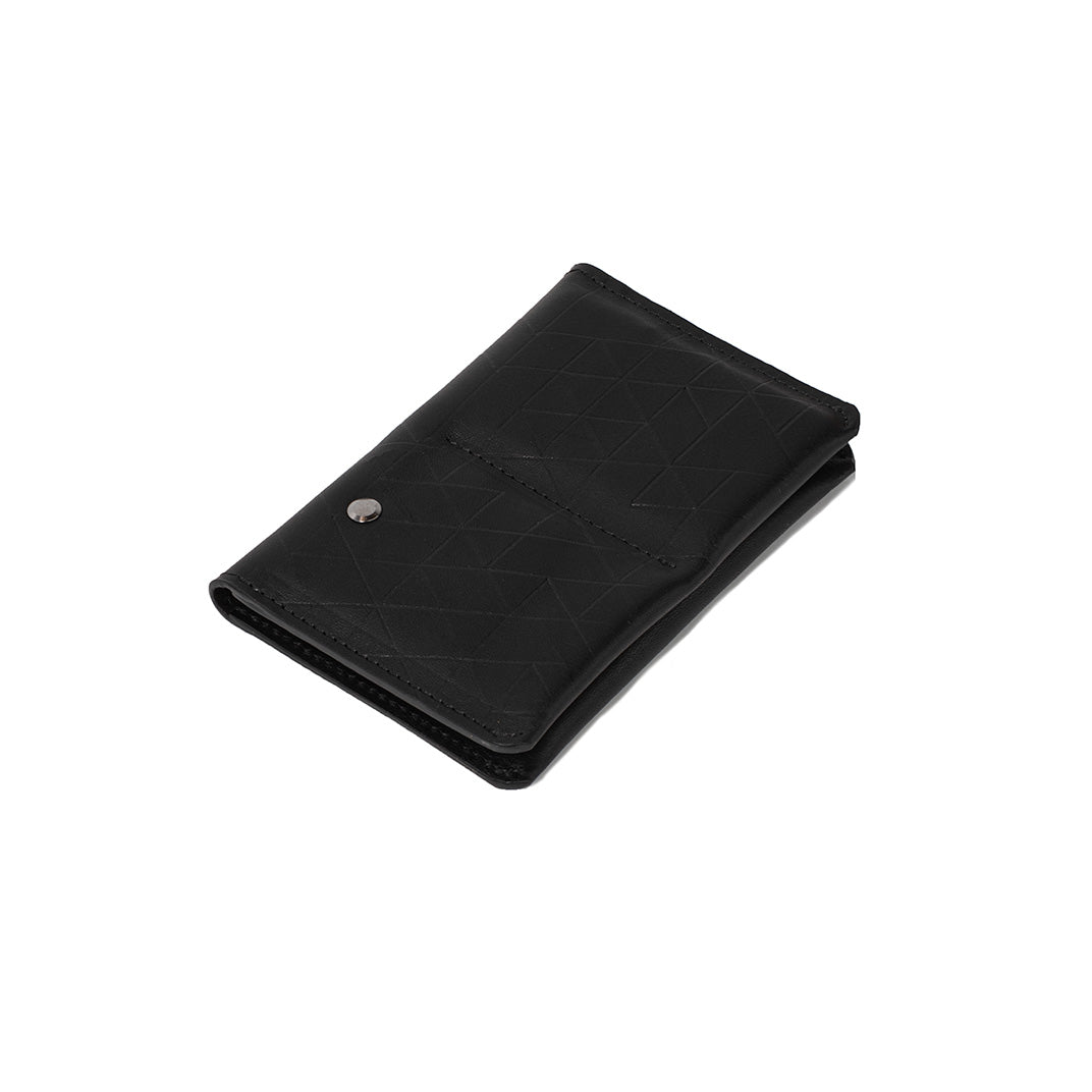 Leather Passport Holder 2.1 compatible with AirTag | RFID Blocking - CAMARABUSSINES