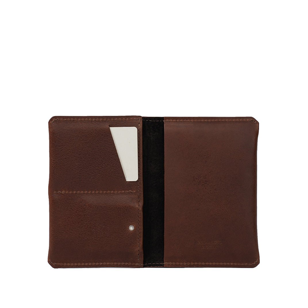 Leather Passport Holder 2.1 compatible with AirTag | RFID Blocking - CAMARABUSSINES