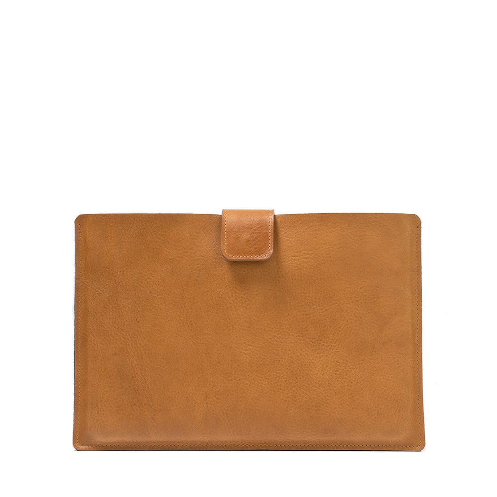 Leather Sleeve for iPad with Magnetic Strap - CAMARABUSSINES