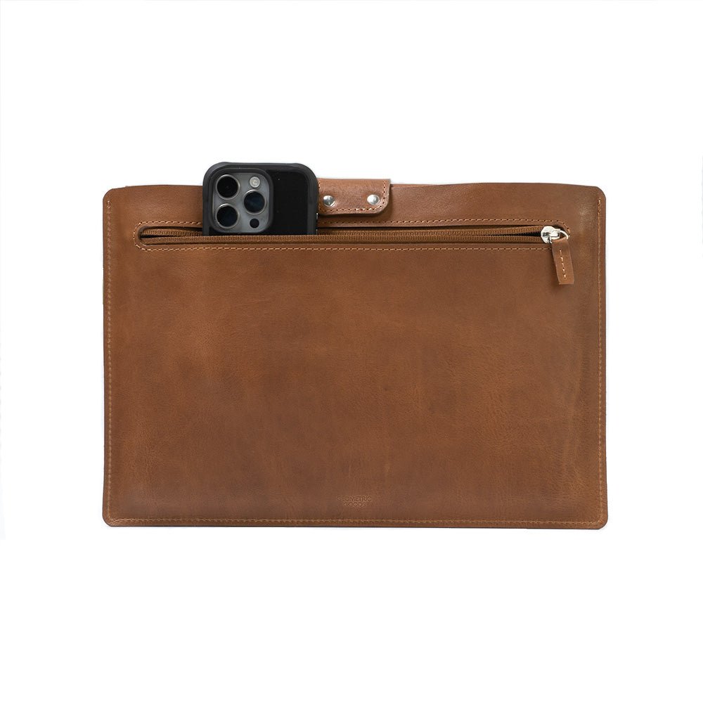 Leather Sleeve for iPad with Magnetic Strap - CAMARABUSSINES