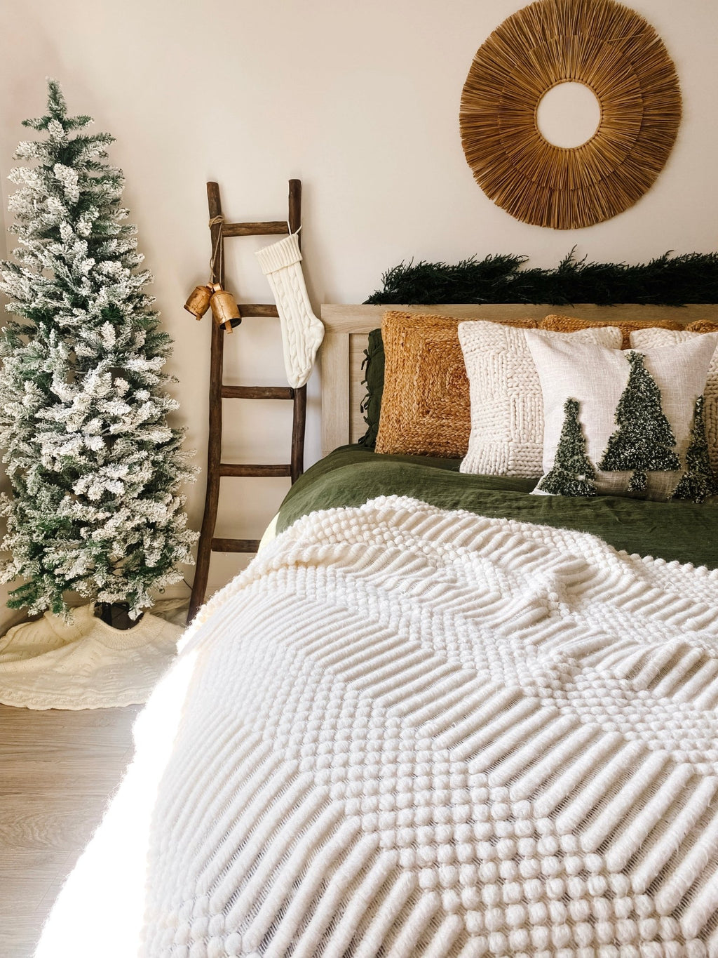 Noel Pillow Cover - CAMARABUSSINES