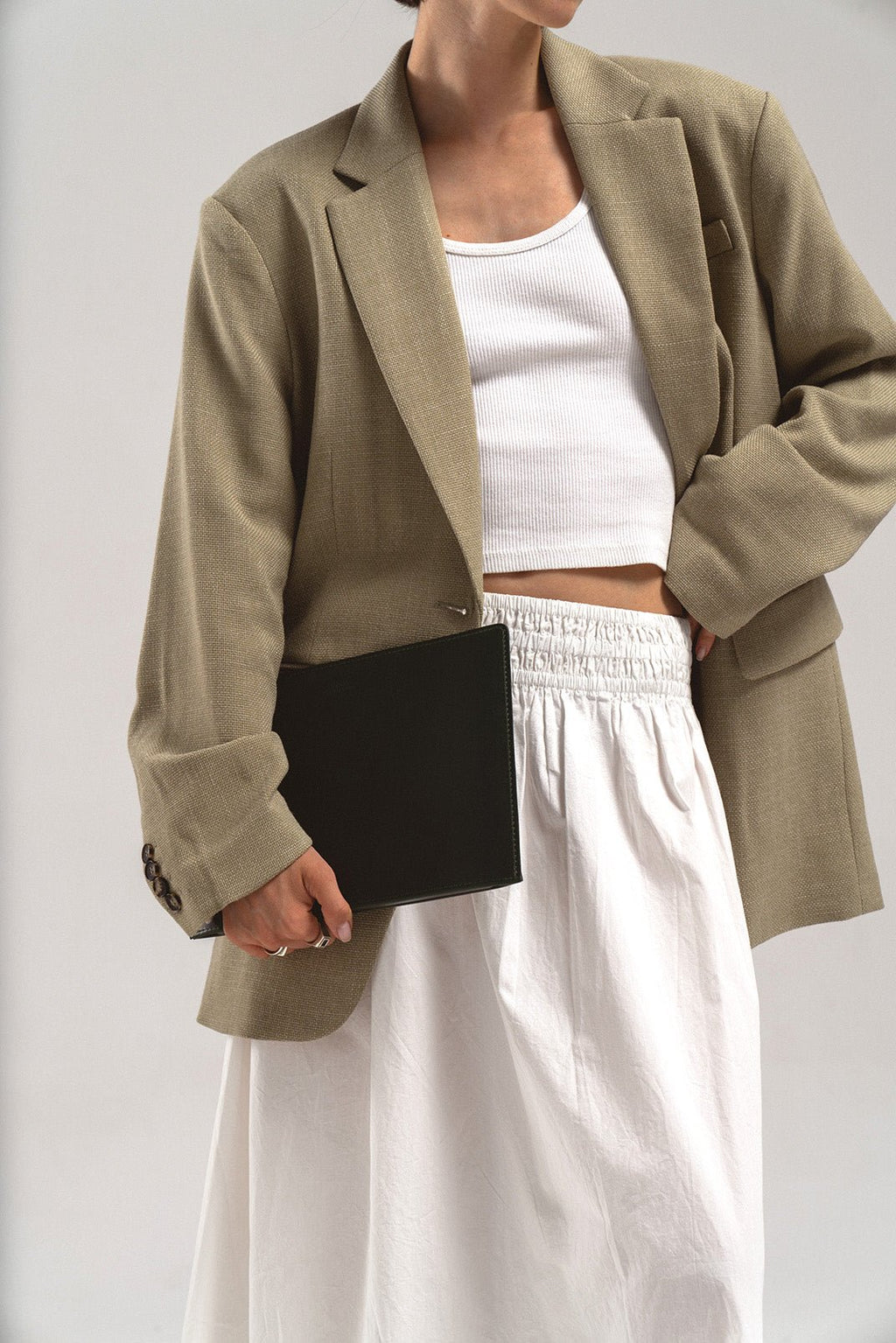 Slim Leather Sleeve for iPad - CAMARABUSSINES