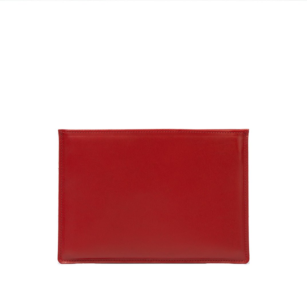 Slim leather sleeve for MacBook - CAMARABUSSINES