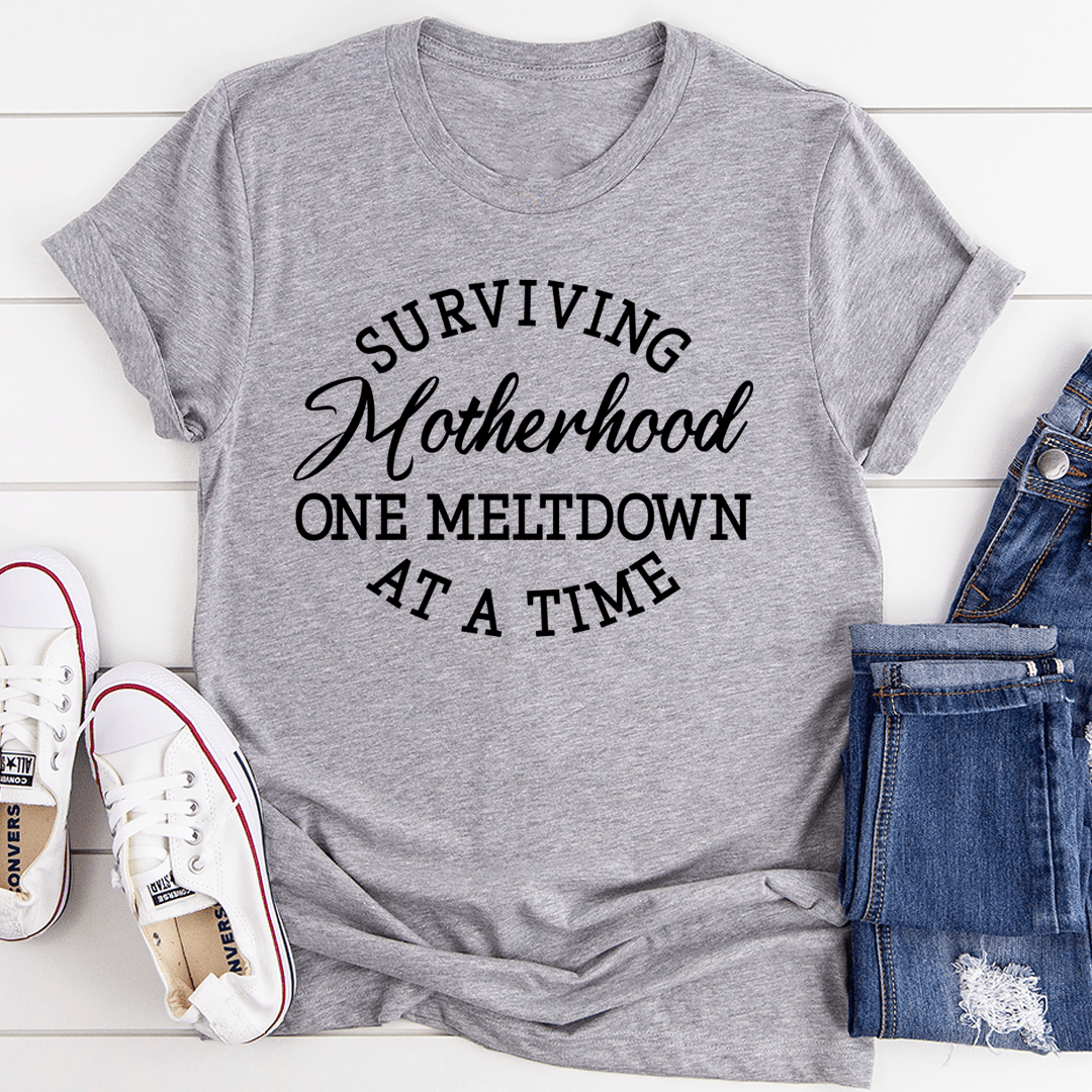 Surviving Motherhood T-Shirt - CAMARABUSSINES