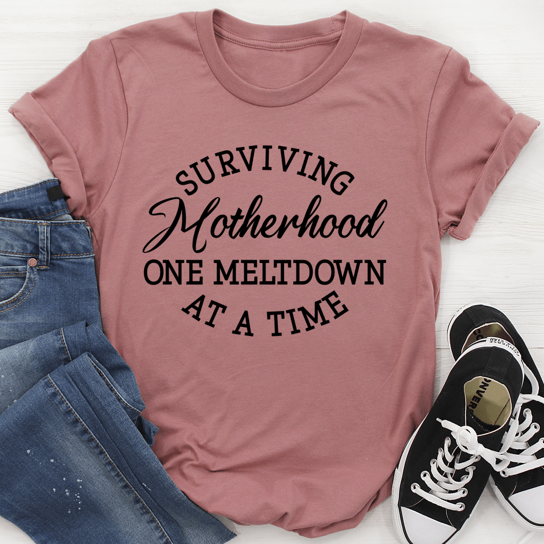 Surviving Motherhood T-Shirt - CAMARABUSSINES